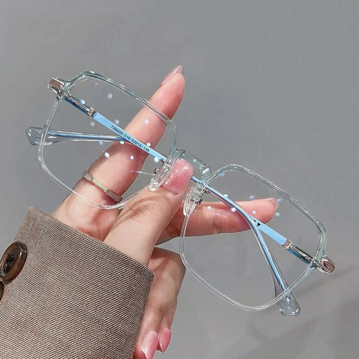 1 Pair of Women's Anti-Blue Glasses, Suitable for Using Computers, Watching TV, Playing Games and Using Mobile Phones, with Beautiful Glasses, Lenses and Fashionable Glasses