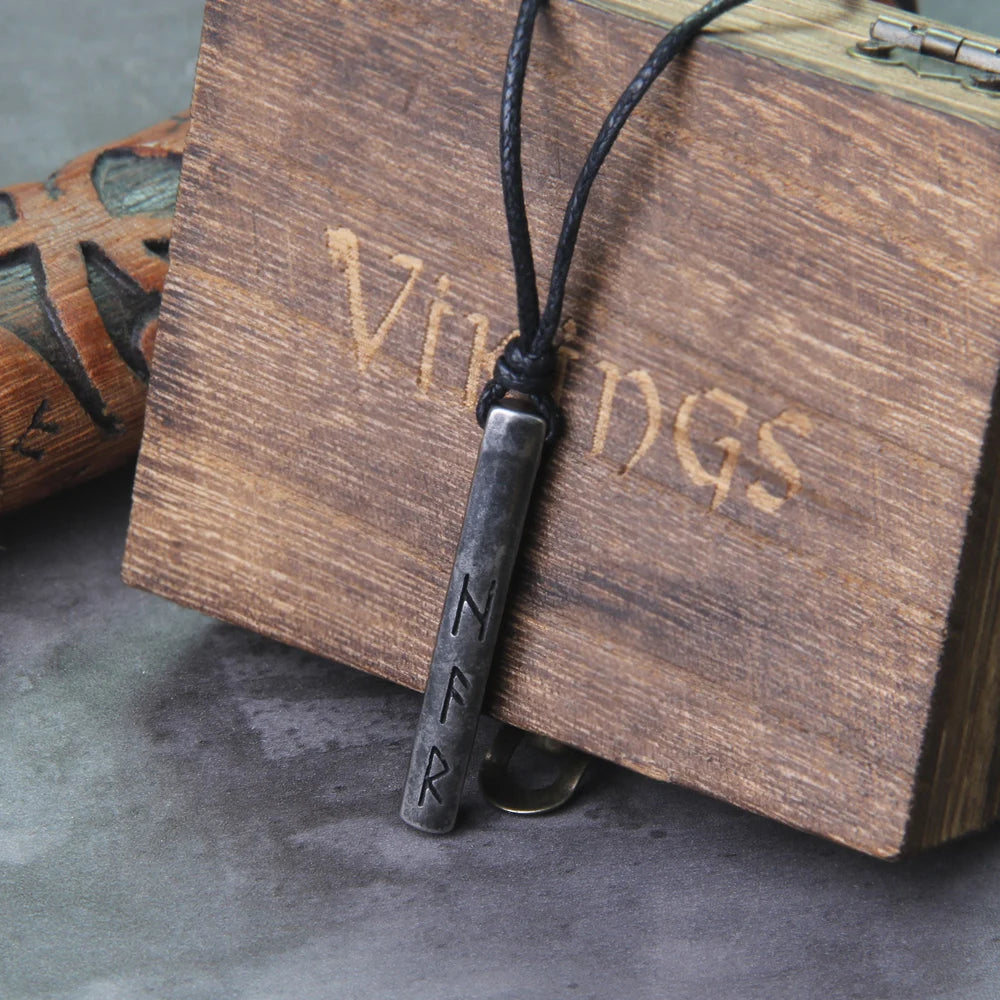 Never Fade Norse Mythology Symbols Necklaces Talisman Mens Vikings Runes Vegvisir Amulet Pendant Valknut Antique Steel Jewelry