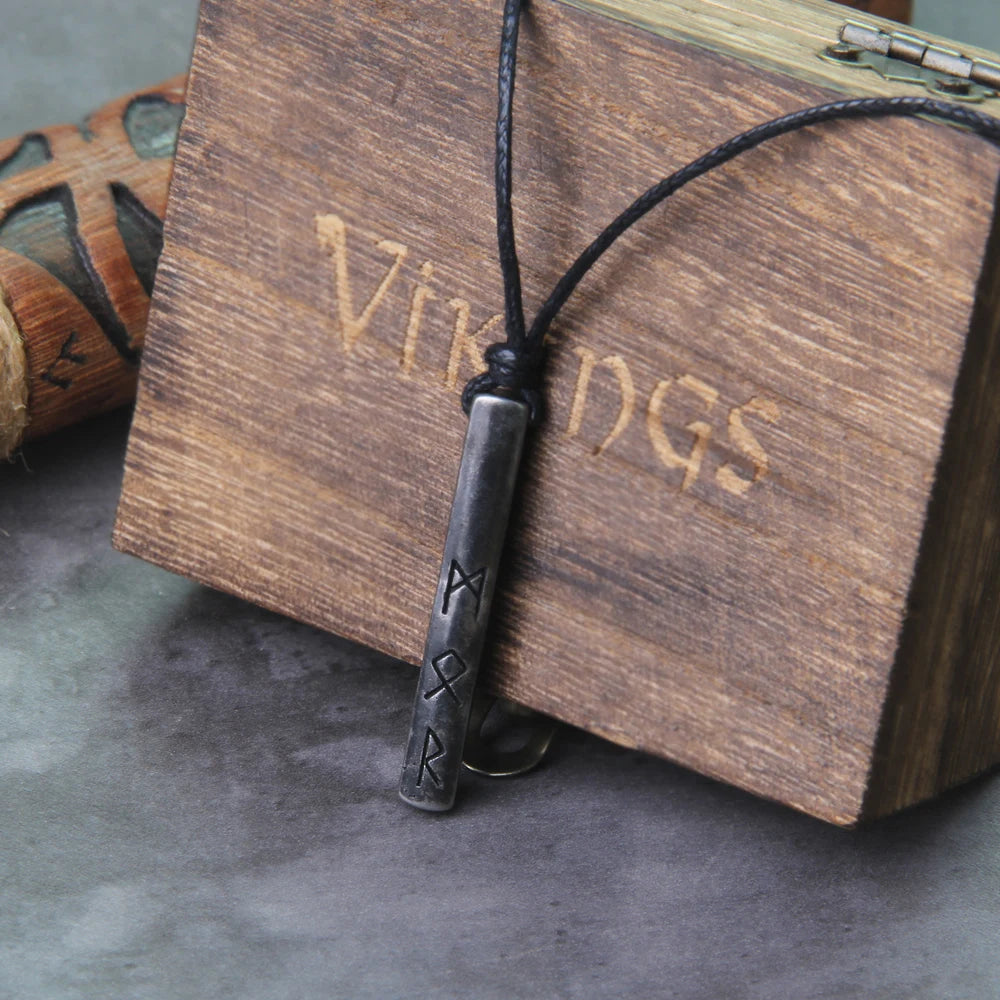 Never Fade Norse Mythology Symbols Necklaces Talisman Mens Vikings Runes Vegvisir Amulet Pendant Valknut Antique Steel Jewelry